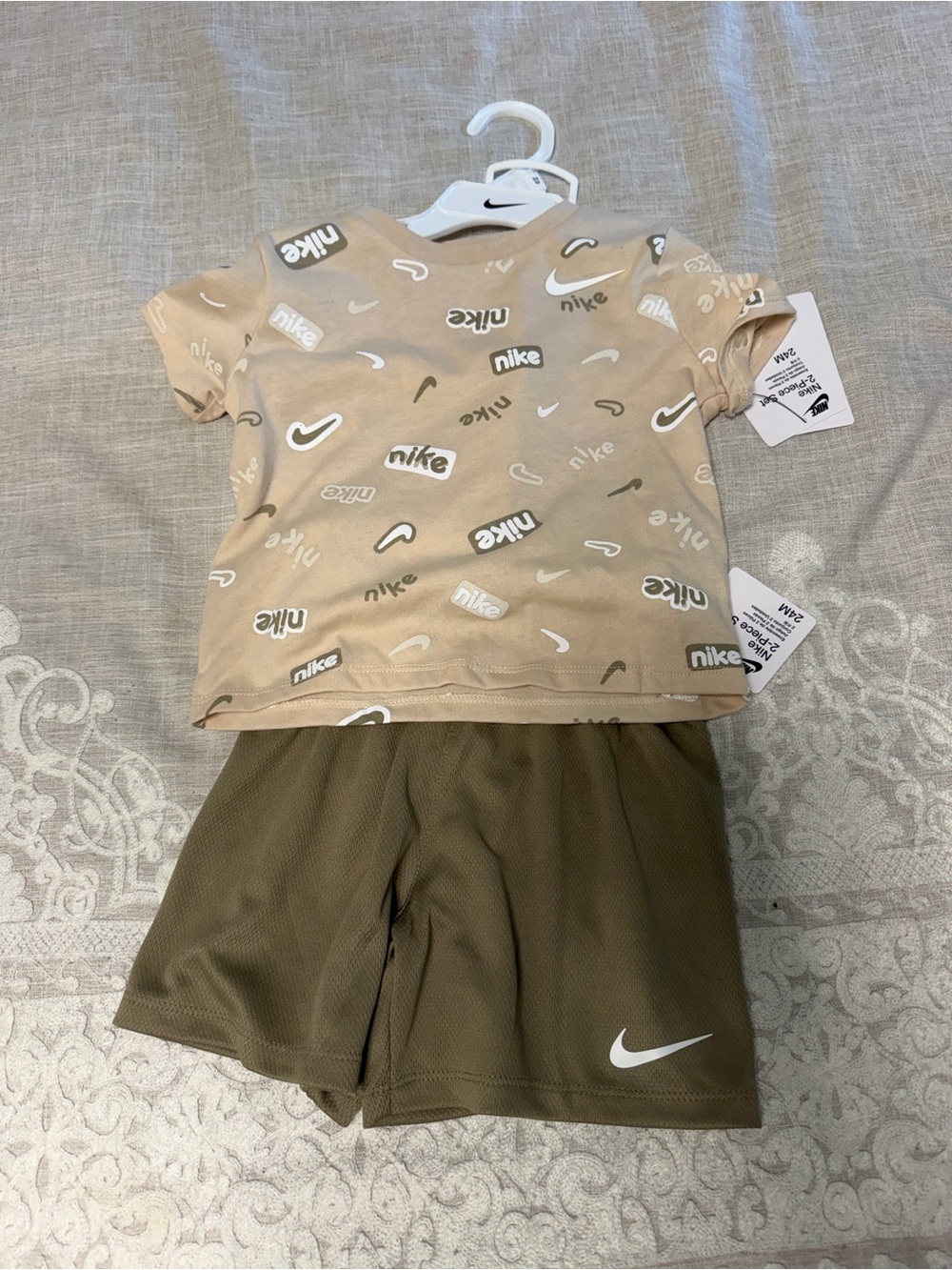 Nike Kids Two-Piece Set Beige and Olive Green